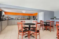 Howard Johnson by Wyndham Harrisonburg Hotels in McGaheysville