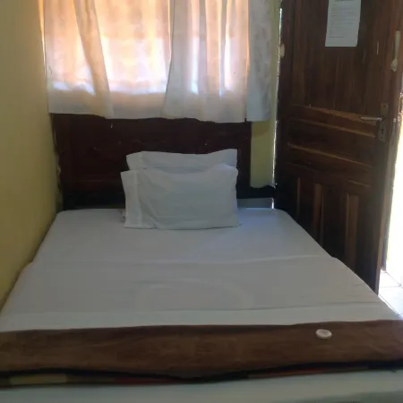 Mopees Lodge