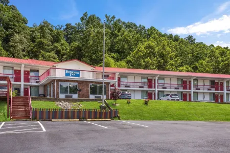 Rodeway Inn Отели в г. Перри Тауншип