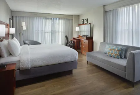 Courtyard Atlanta Decatur Downtown/Emory Отели в г. Скоттдейл