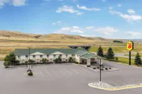 Super 8 by Wyndham Big Timber - Motels