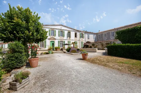 Résidence Pierre & Vacances le Palais des Gouverneurs Отели в г. Арс-ан-Ре