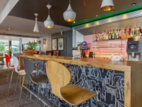 B&B โฮเทล ชาร์ทร์ส์ เซ็นเตอร์ คาเธดรัล โรงแรมในชาทร์