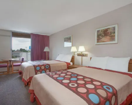 Super 8 by Wyndham Carlisle North Hoteles en Municipio de Middlesex