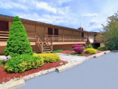 Econo Lodge Hotels in South Abington Township