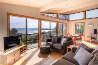 Beachcomber Hotels in Coles Bay