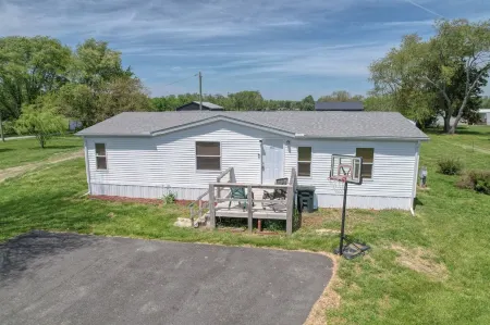 Peaceful living just outside of town