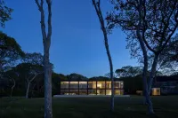 New Minimalist Waterfront