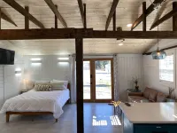 The Bunkhouse “ 5 minutes to I-75” Unique Loft across Brewery & Wedding Venues.
