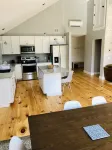 Luxury Treetop Vacation Home in Waterbury Center