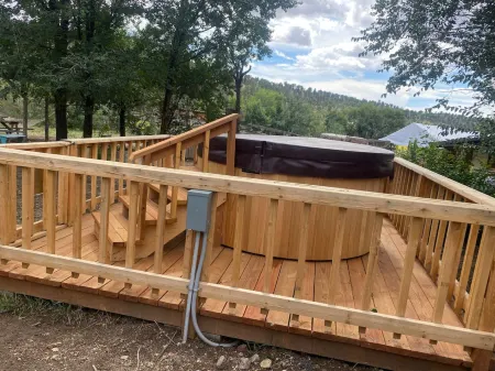 Secluded Wilderness Haven - Hot Tub, Sauna, Wildlife Отели в г. Arroyo Seco