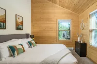 Charming Custom Craftsman Chalet with Hot Tub - Tranquil Escape