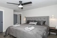 Cozy Living, Modern Kitchen and Private Patio - Charming Retreat Hotels in Knox County