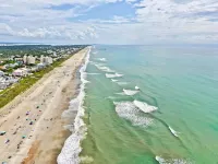 Oceanfront Splendid Condo - Elevator, Pool, Internet, View Hotels in Emerald Isle