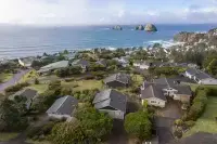 Breathtaking Views and Spacious Deck - Stunning Coastal Retreat Hotels in Oceanside