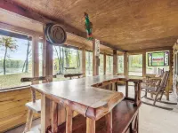 Direct Lake Access and Outdoor Fire Pit - Charming Secluded Oasis Hotels in Crosslake