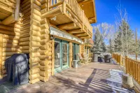 Hot Tub and Luxury Log Home - Breathtaking River Sanctuary