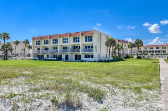 Oceanfront Pool and Stunning Views - Exquisite Relaxation Retreat