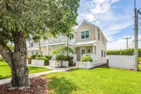 Immaculate oceanfront townhouse with ocean view & private beach access Hotels near Conch Keys
