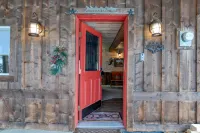 Remodeled Cabin In South Fork w/Free WiFi/Furnished Patio/Private Washer/Dryer Hotels in South Fork