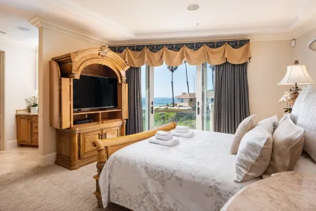 Ocean View and Movie Theatre - Elegant Coastal Retreat