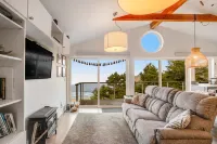 Cozy house with WiFi, sweeping ocean views, & nearby beach access