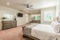 Amazing Villa with Heated Pool and Game Room - Spectacular Escape