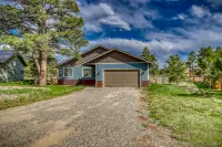 Fenced Backyard with Hot Tub and Grill - Tranquil Luxury Oasis