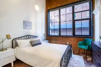 Spacious Loft with Modern Amenities and Gym Access - Stylish Urban Oasis Hotels in Knox County