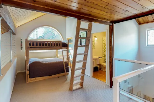 Well-equipped condo with WiFi - great location near skiing