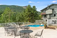 Tranquil Haven - Riverfront, Fireplace, Mountain Views