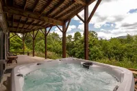 Spectacular Views, Hot Tub, and Pool Table - Stunning Cozy Retreat