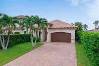 Private Pool Oasis Minutes to Naples’ Best Beaches Hotels in Naples Park