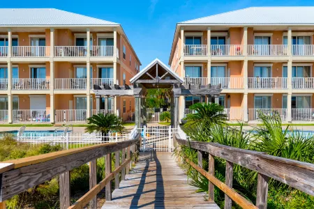 Cozy Living Area and Access to Pools - Charming Beach Club Retreat Отели в г. Дофин-Айленд