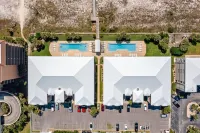 Awe-Inspiring Gulf Views and Inviting Pool - Amazing Beach Haven