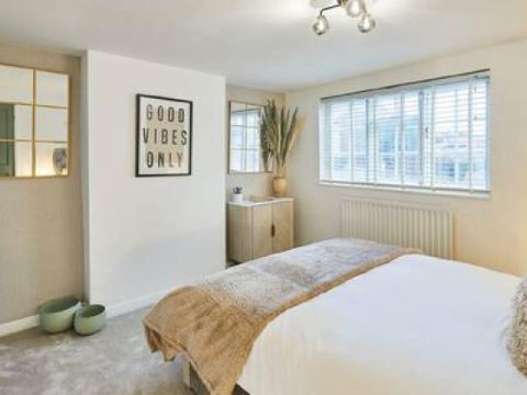 Host Stay Bentley Wynd