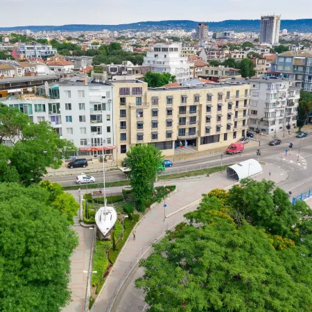 Panorama Hotel - Free EV Charging Station