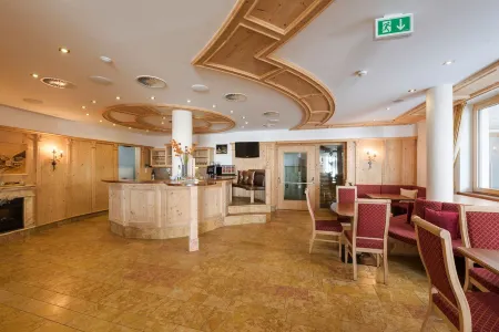 Hotel Abendrot by Alpeffect Hotels Отели рядом с достопримечательностью «Ischgl-Samnaun Ski Resort»