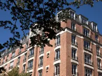 Chouette Hotel Hotels near Saint-Lambert Square