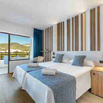 Hotel Vibra Beverly Playa Rooms