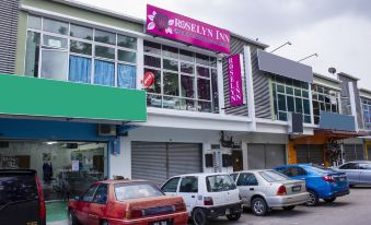 OYO 90090 Roselyn Inn 2