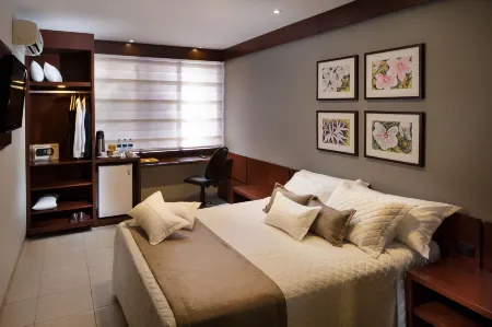 Hotel Cortez Отели рядом с достопримечательностью «Canal Isuto»