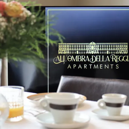 All'Ombra Della Reggia