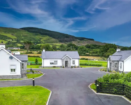 Clonlum Holiday Cottages Hotels in Newry