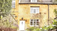 Magnolia Cottage-Exclusive Cotswold Package Hotels near Moreton-in-Marsh