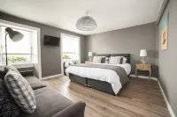 The Crown Guest House Hotels near Dunbar Castle