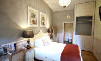The Crown at Playhatch
