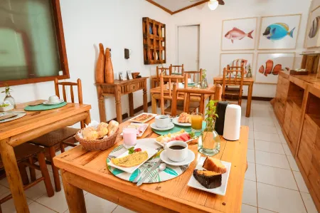 Ecocharme Pousada Pedra Do Mar Отели в г. Фернанду-ди-Норонья