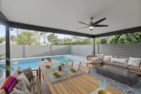 Bichito’s Playground - Heated Pool, Walkable - Private Pools