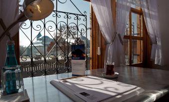 Hich Hotel Konya